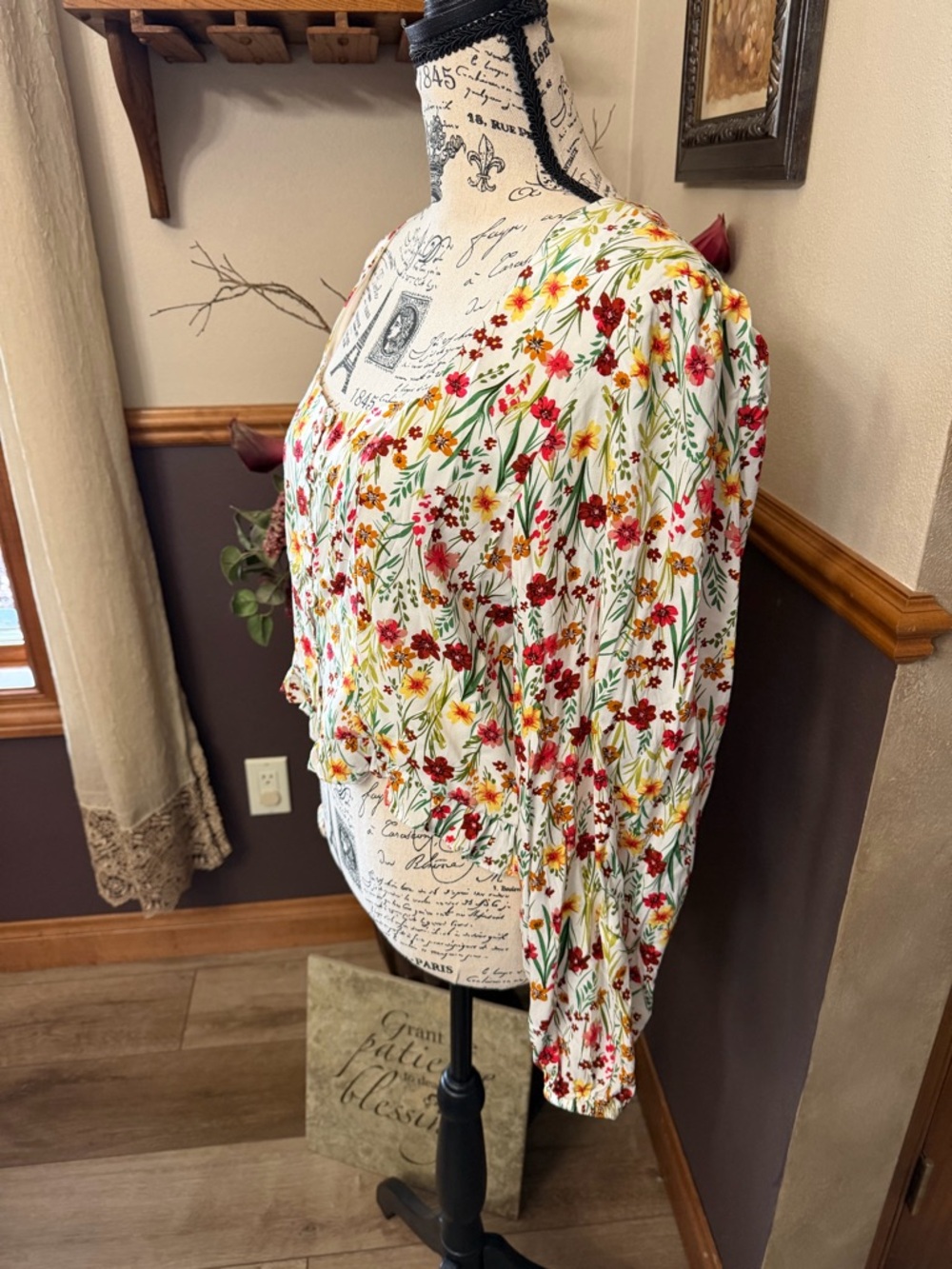 Lost + Wander Floral Square Neck Crop Top - Picture 8 of 11